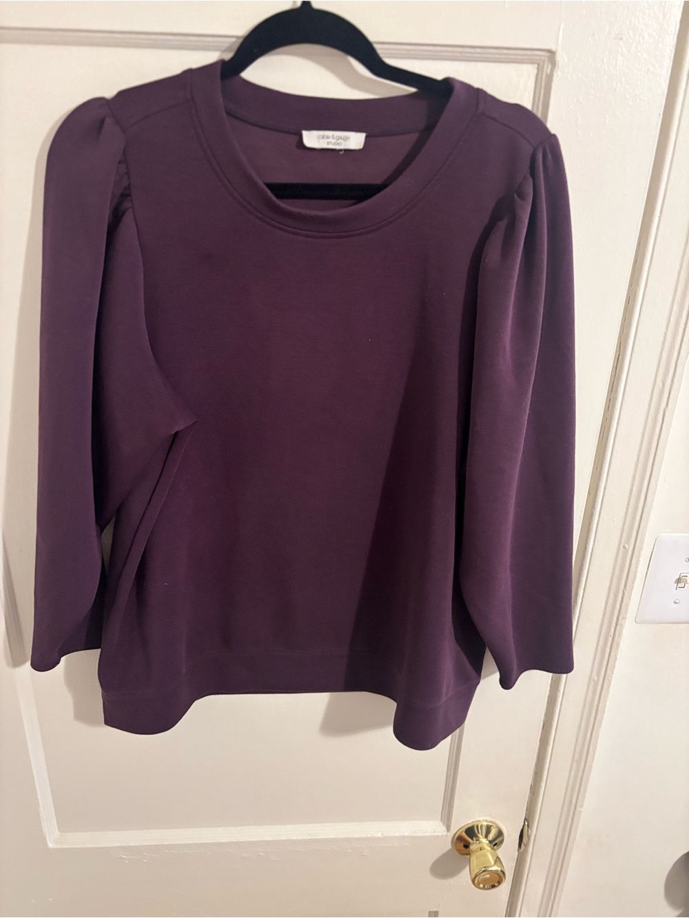 Cable & Gauge Plum Puff Shoulder Sweatshirt